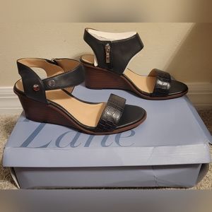 New In Box Essex Lane Kana Navy leather wedge NIB 6